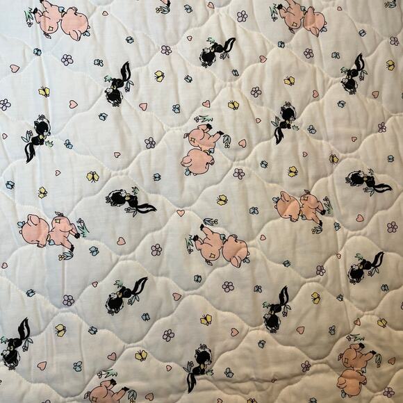 Vintage Baby Blanket Piglet Skunk Pastel Floral Quilt with Ruffle Edges Florals - Picture 5 of 5